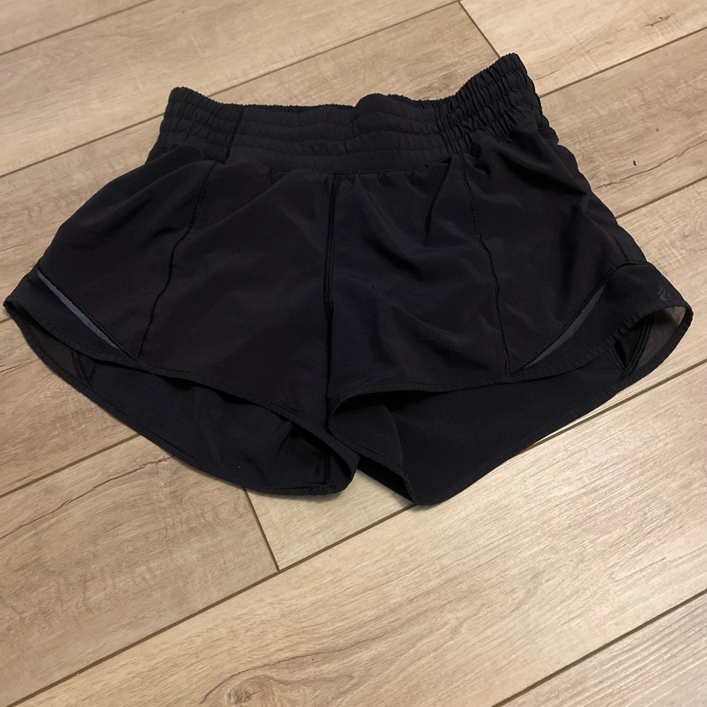 Lululemon Hotty Hot HIGH rise 2.5 inseam